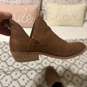 Women’s slip on booties